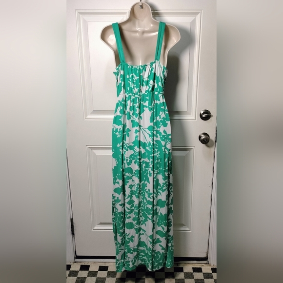 NY &Co. Green and White Floral Maxi Dress/Large. - Picture 2 of 4